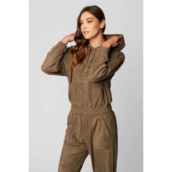 NWT Blanknyc Womens Taupe Faux Suede Pretty Heart Pullover Sweatshirt Size M - Picture 3 of 10